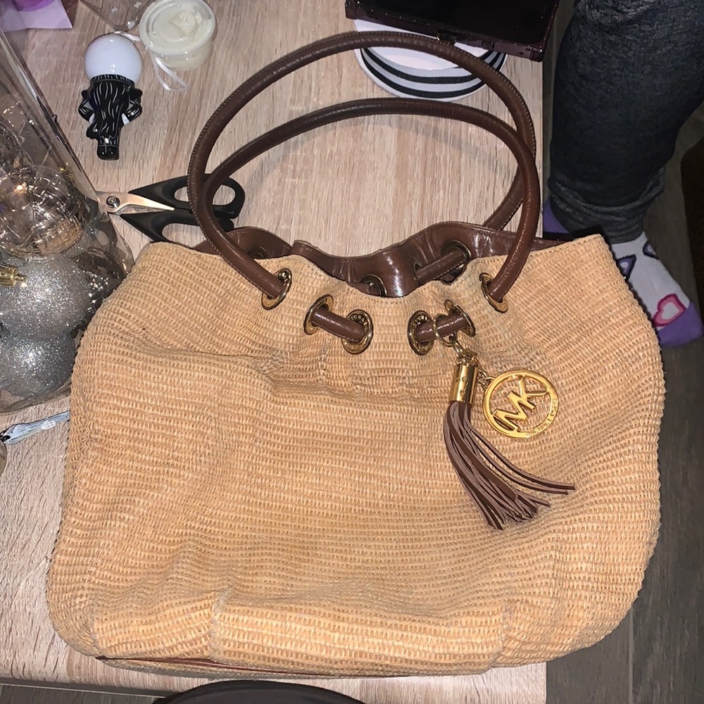 Gorgeous authentic MK tote!